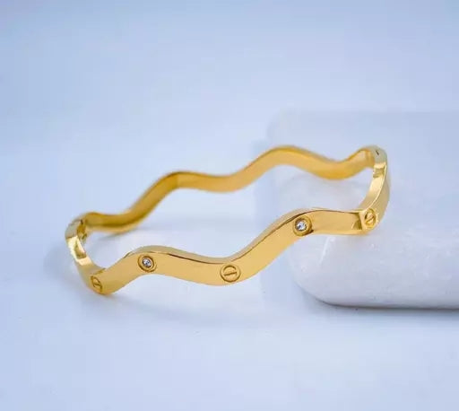 Gold bangle